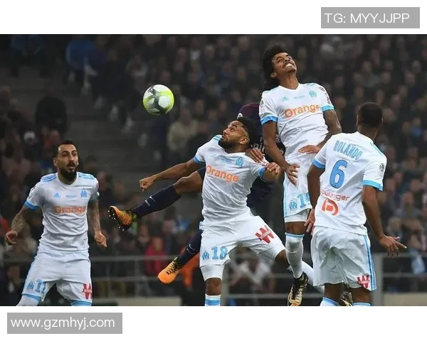 足球明星瞬间集锦展现激情与荣耀的精彩时刻